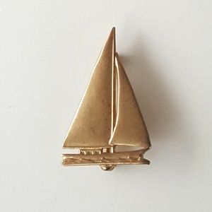 Sailboat Brooch Vintage Gold Tone Metal Preppy Nautical Sail Away Vacay Unisex
